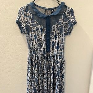 Women's dress Dr Who Hot Topic Blue and White. Size Small